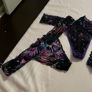 Victoria secret x 3 lave thongs, NWOT